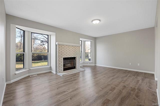 Building Photo - 655 Foxtail Dr