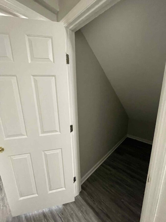 Building Photo - 207 Aqueduct Dr
