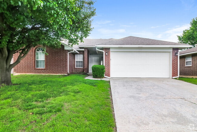Building Photo - 4825 Republic Dr