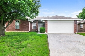 Building Photo - 4825 Republic Dr