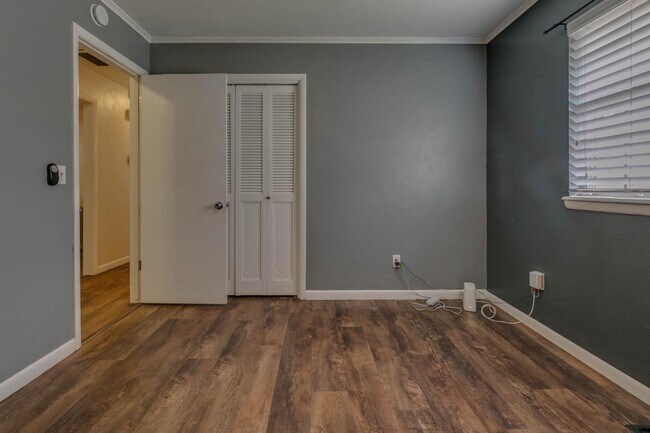 Building Photo - 4060 NW 60th St