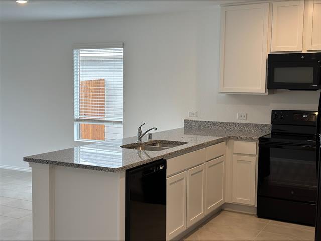 Building Photo - 320 Dewberry St