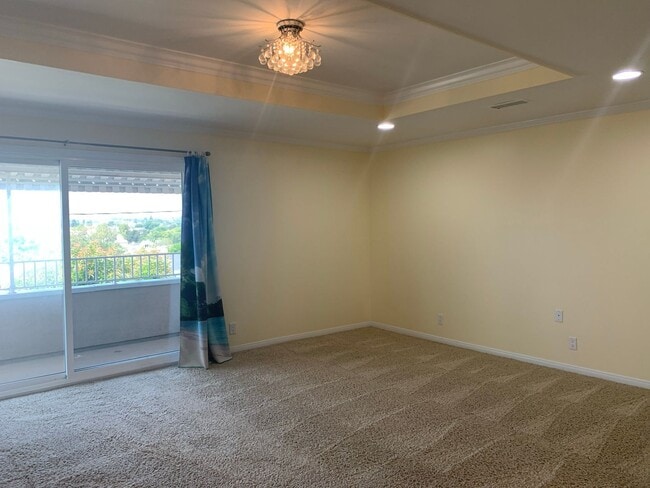 Building Photo - Gorgeous Two Story /Five Bedrooms in Burbank With Fantastic Views!!!