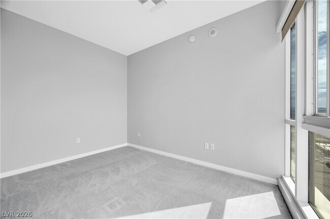 Building Photo - 4525 Dean Martin Dr