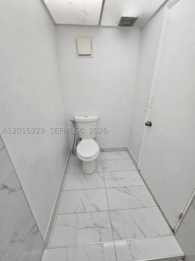 Building Photo - 10825 SW 112th St