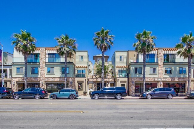 Building Photo - Steps From The Beach w/ All Utilities Included Available Jan - May 2025