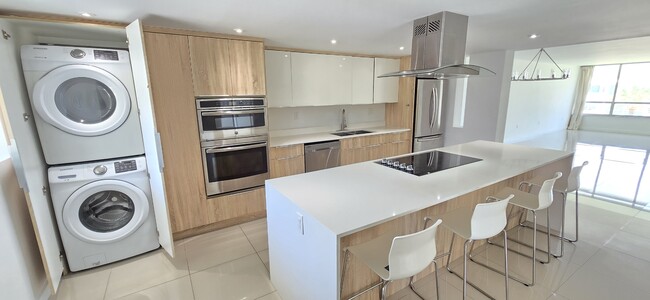 Renovated Open kitchenapartment - 10230 Collins Ave