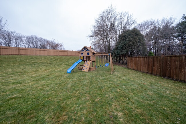 Building Photo - 9513 Briar Cir