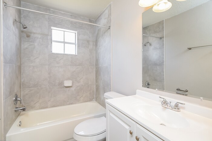 Building Photo - 2344 Cordova Ct