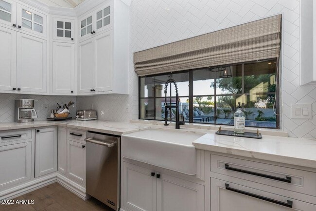 Building Photo - 22012 N 84th Pl