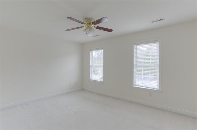 Building Photo - 613 Greyshire Dr