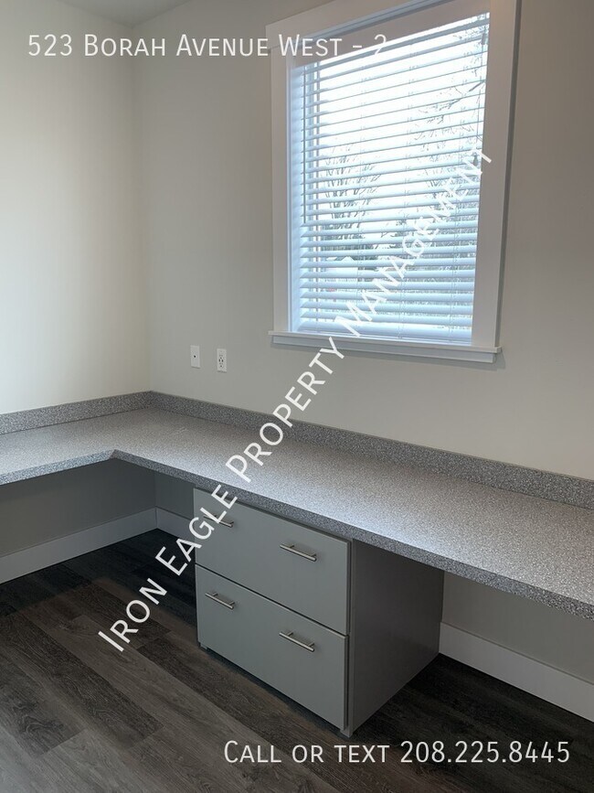 Building Photo - 523 Borah Ave W