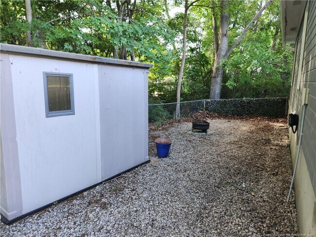 Building Photo - 2653 Rivercliff Rd
