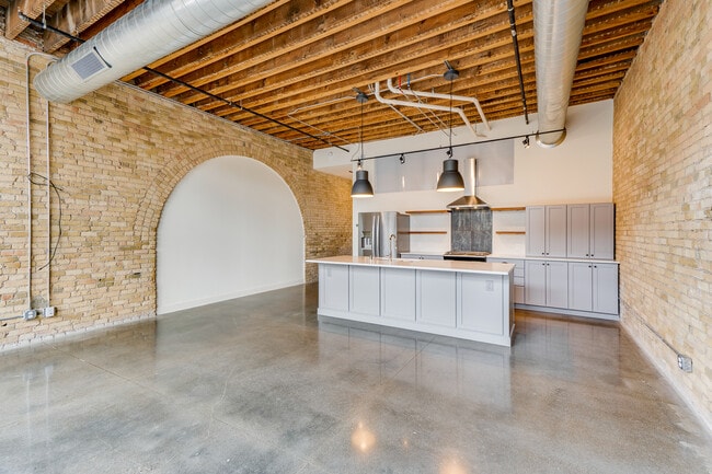 Building Photo - Smyth Lofts