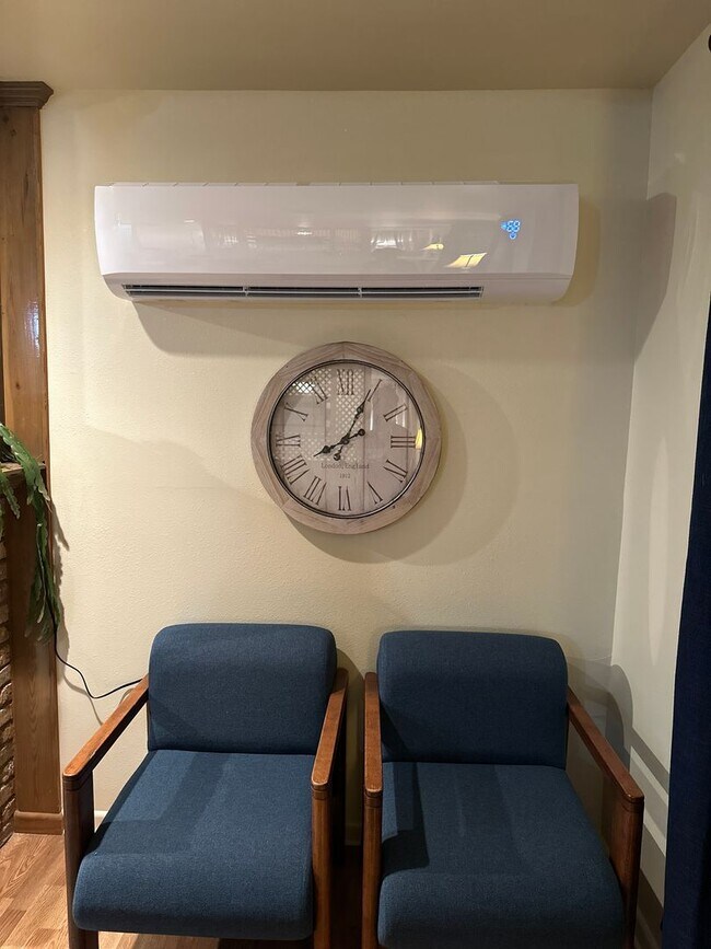 Building Photo - ONE BEDROOM, one bath, FULLY FURNISHED; AL...