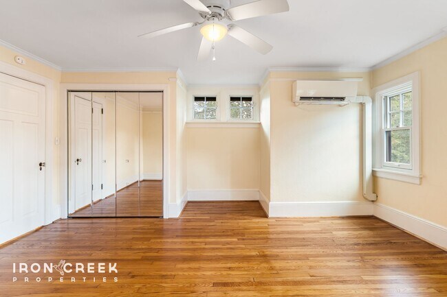 Building Photo - Charming Tudor Home in Historic Grove Park...
