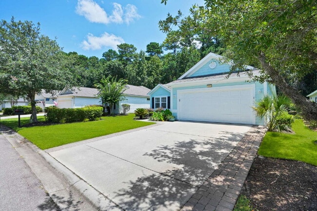 Building Photo - 211 Hampton Cir