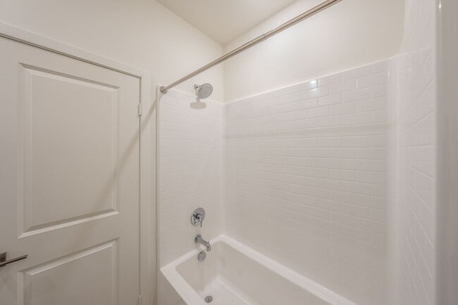 Building Photo - 3260 S Agate Paseo