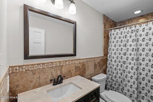 Building Photo - 327 Plantation Dr
