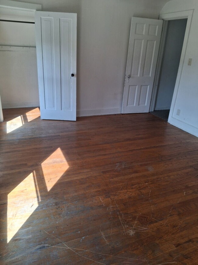 Building Photo - Charming 2-Bedroom Home in Rockford – Upda...