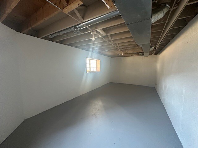 Building Photo - 21220 Silktree Cir