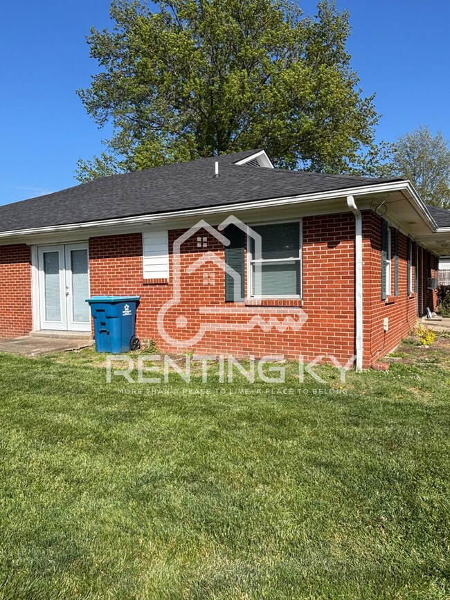 Building Photo - 700-706 Shun Pike