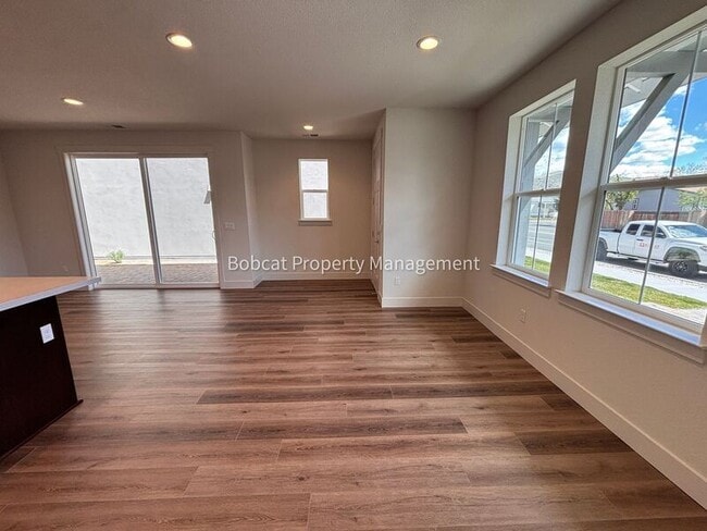 Building Photo - 1150 Little Ln