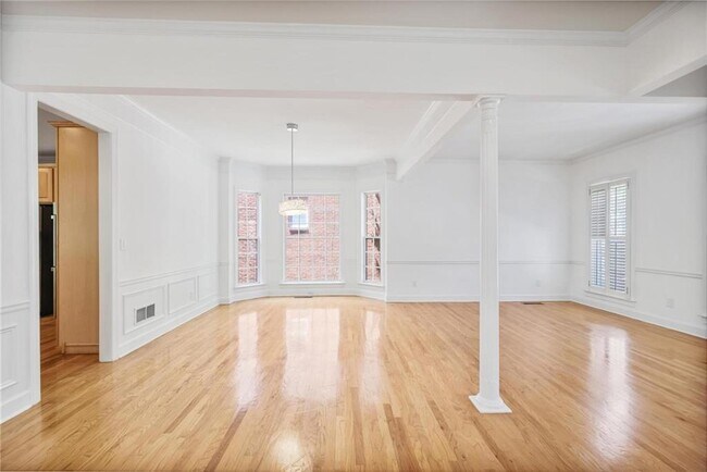 Building Photo - 2024 Wrights Mill Cir NE
