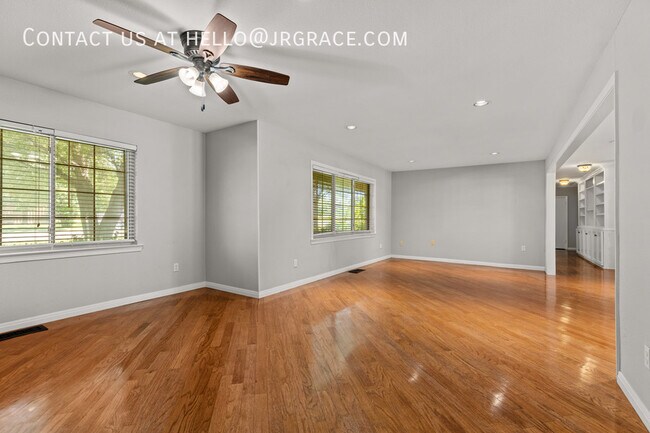 Building Photo - 525 W 4th St