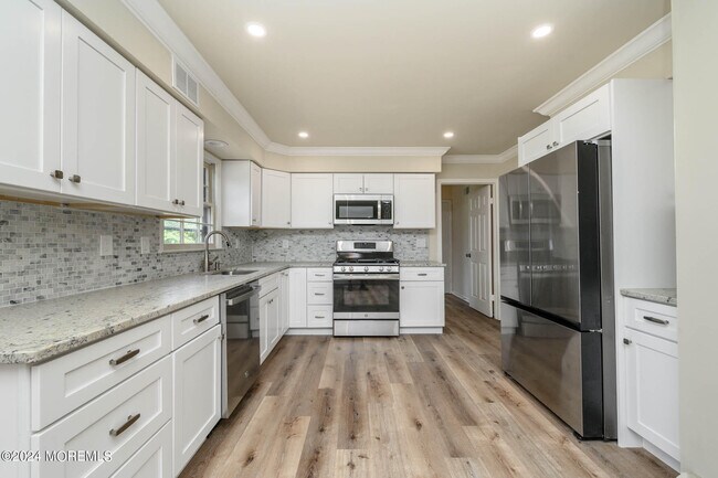 Building Photo - 8 Brandywine Dr