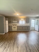 Building Photo - 507 S Bay Rd