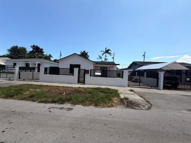 Building Photo - 3680 NW 16th St