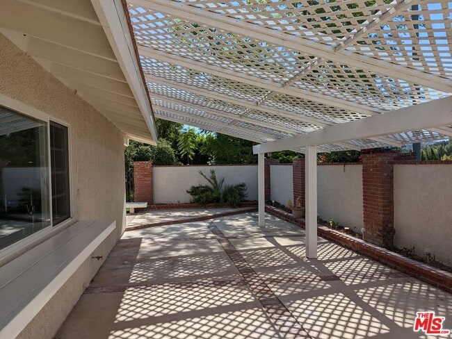 Building Photo - 4304 Park Corona