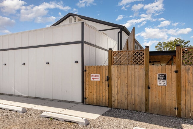Building Photo - 25365 S Fryer St