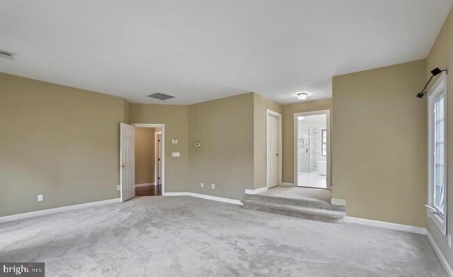 Building Photo - 2054 Madrillon Rd