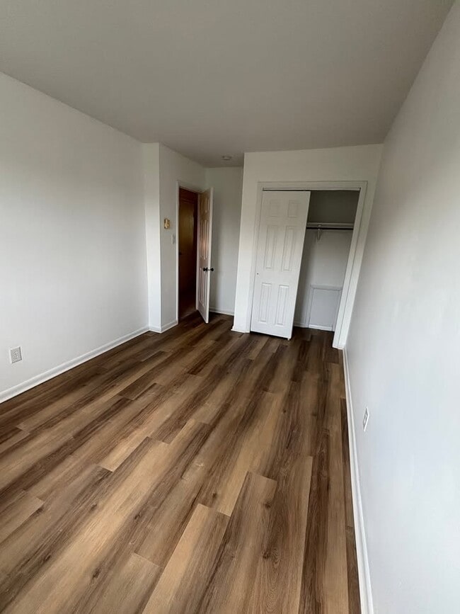 Building Photo - 163 Salem Rd