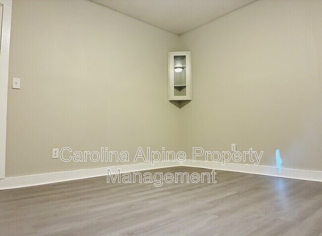 Building Photo - 2716 Mayfair Ave