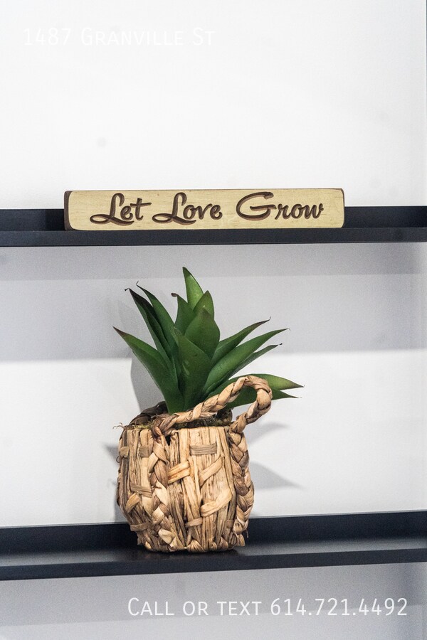 Building Photo - 1487 Granville St