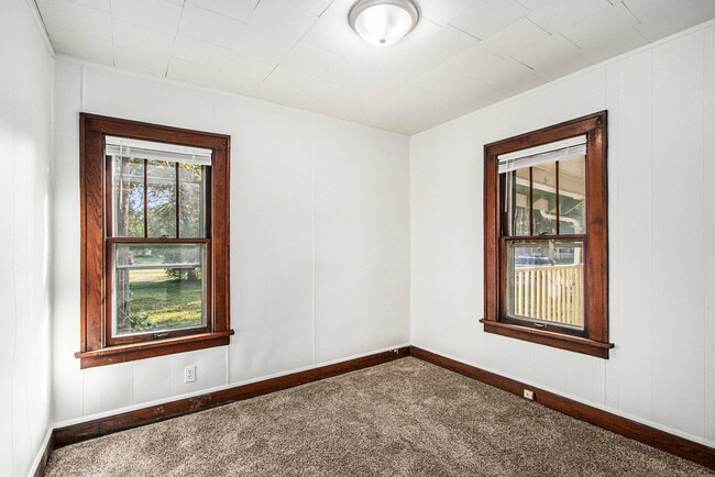 Building Photo - 2826 Courtlandt Ave