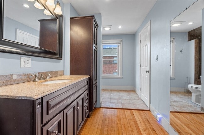 Building Photo - 12 Lowell Pl