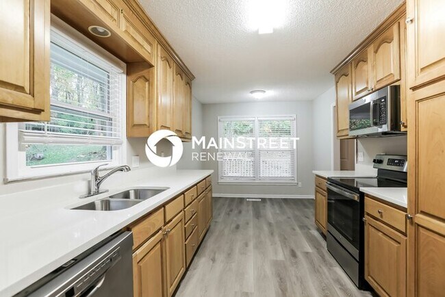 Building Photo - 5 Bedroom Pet-Friendly Home in LIBERTY, MO...
