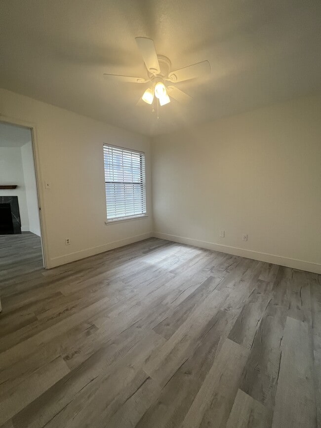 Building Photo - 3000 Chautauqua Ave