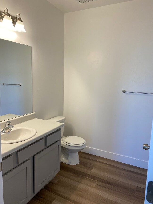 Building Photo - 3 Bed/2 Bathroom house in Herriman