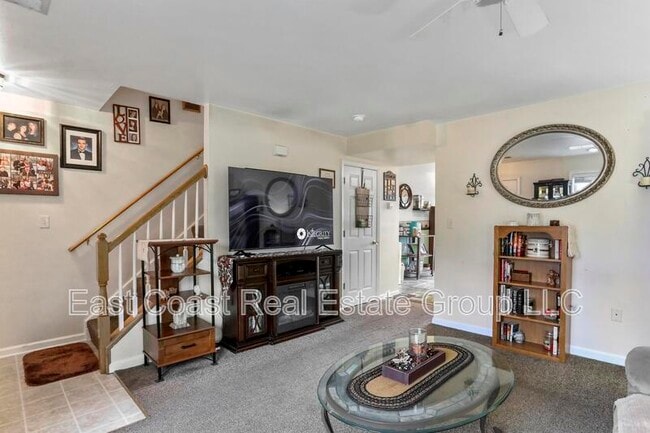 Building Photo - 121 E Rd