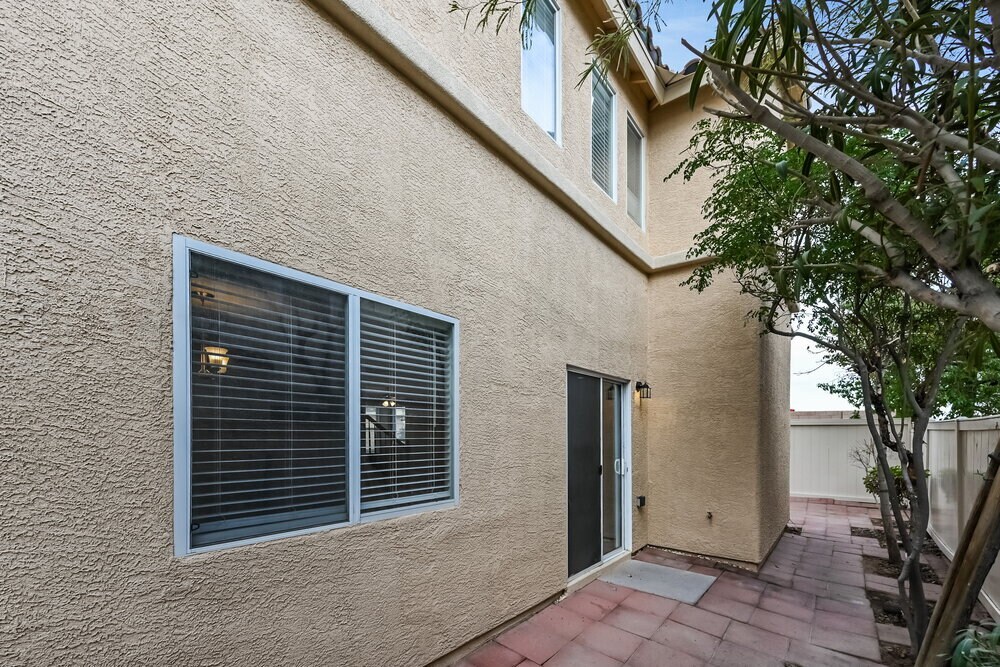 Building Photo - 5714 Old Colony Dr