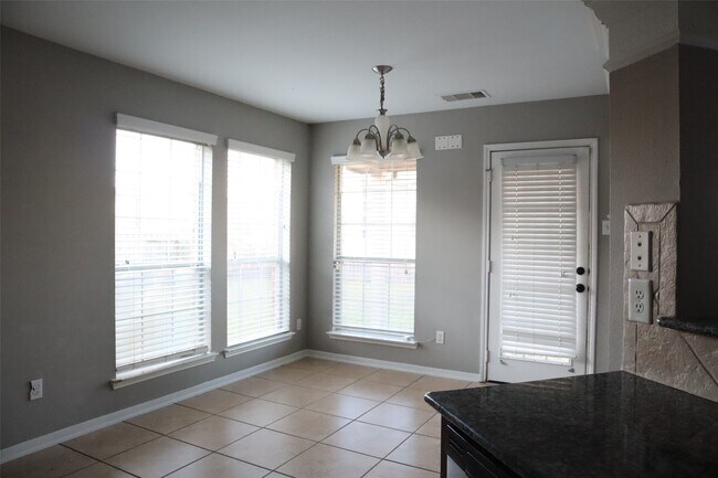 Building Photo - 6802 Claire Brook Dr