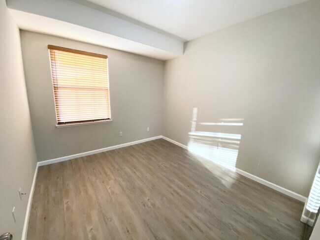 Building Photo - 2774 Gilham Ct