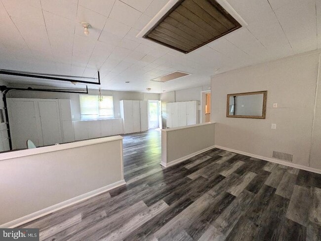 Building Photo - 1100 Woodlawn Ave