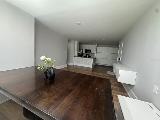 Building Photo - 1400 Gandy Blvd N