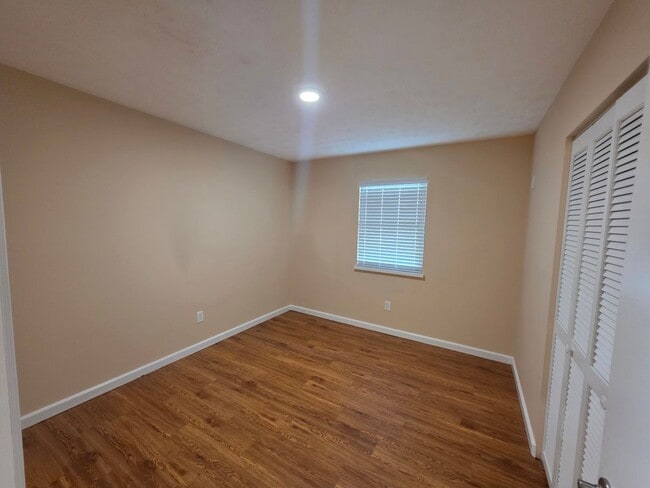Building Photo - 621 S W Orange Ave